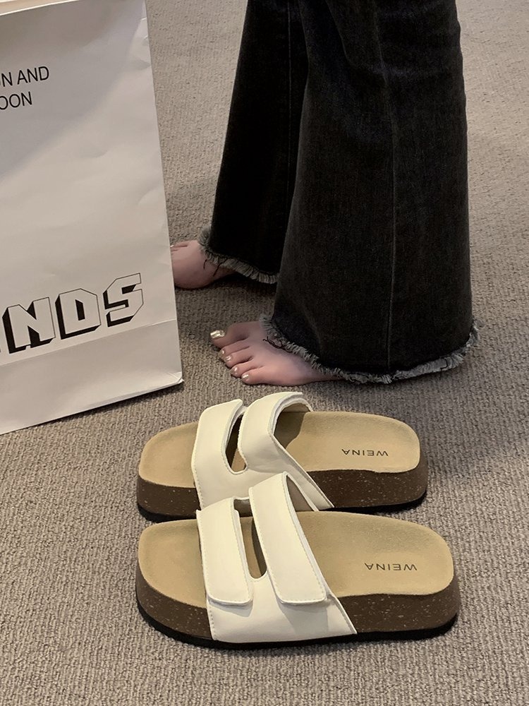 Thick Soled Retro One Line Slippers for Women's New Summer Outerwear Flat Bottomed Comfortable Slippers